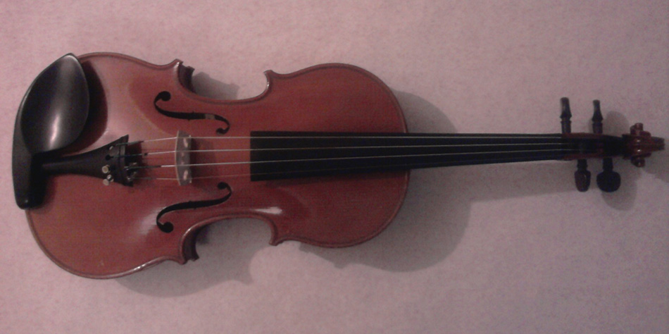 Photo : Violon         Mougenot Gaucher date de 1943