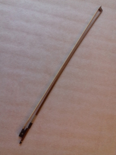 Photo : Archet de violon monte en argent