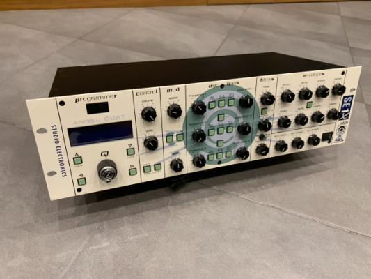 Photo : Studio Electronics SE1X Nova angel dust