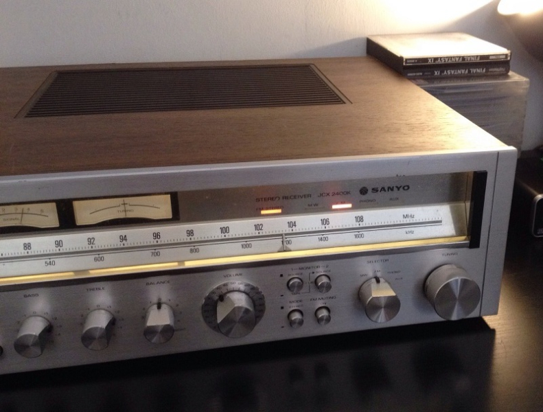 Photo : Ampli    Tuner   Sanyo JCX 2200lu hi fi vintage