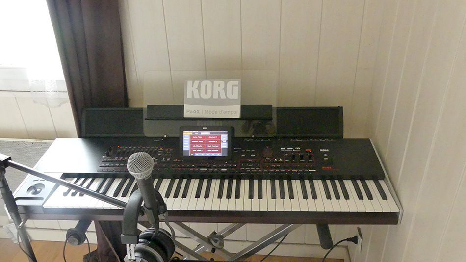 Photo : KORG     PA4X    de 76 touches