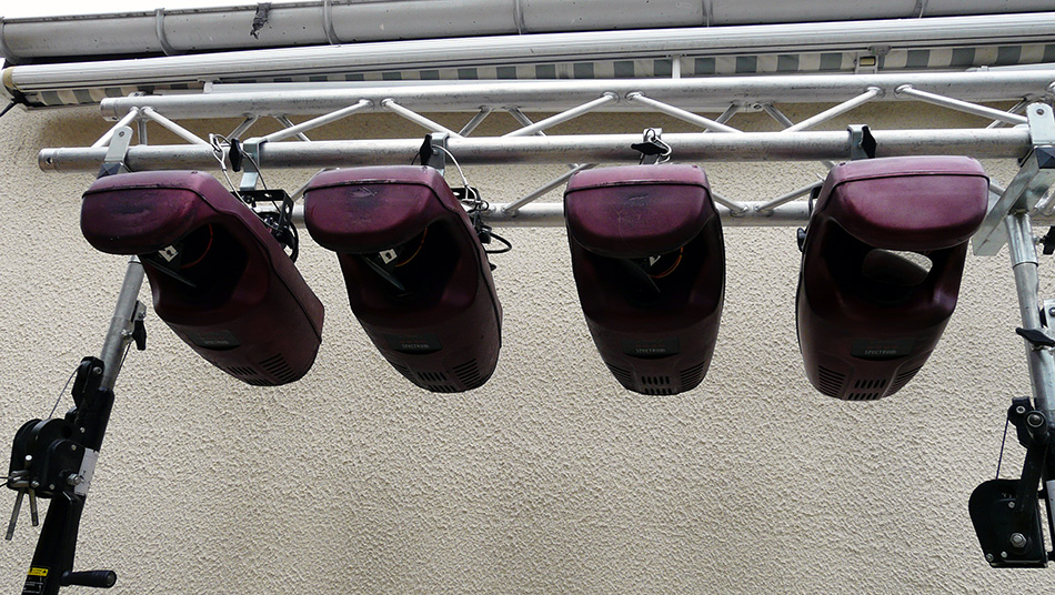 Photo : Scan            Spectrum SCR 5600 4 Projecteurs