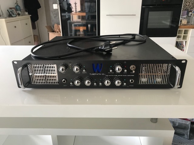 Photo : Warwick          Tubepath 10 1 tete ampli