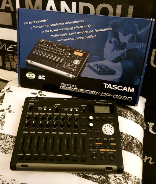 Photo : TASCAM         DP03 SD Enregistreur 8 pistes