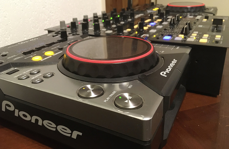 Photo annonce Pioneer    CDJ   400 x 2 + Table DDM 4000