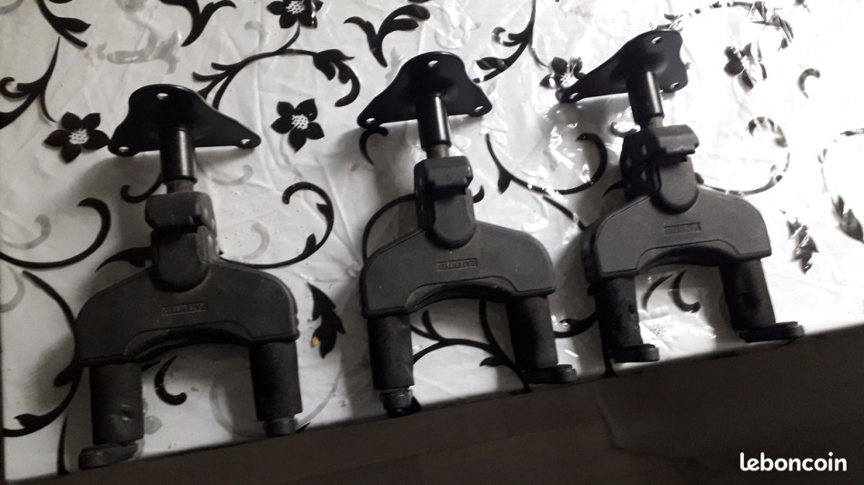 Photo : STAND GUITARE