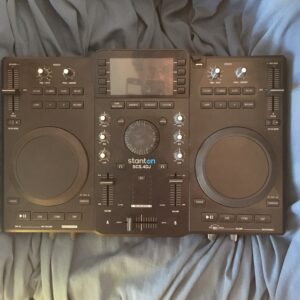 Photo : Stanton          controleur SC 4 DJ