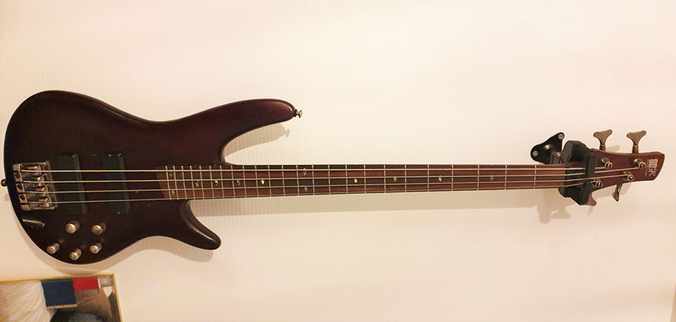 Photo : Ibanez        SR500 BM