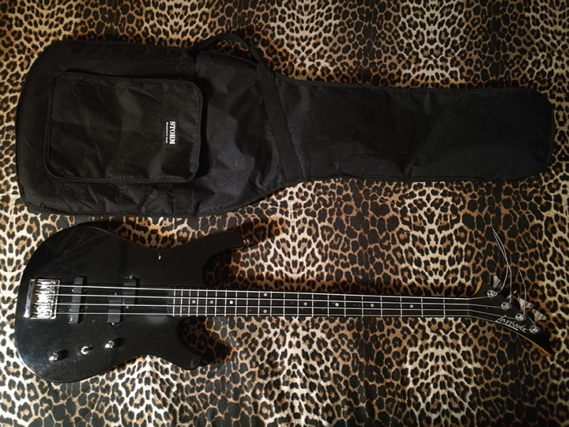 Photo : Guitare Basse  Larrivee LB 2 1988