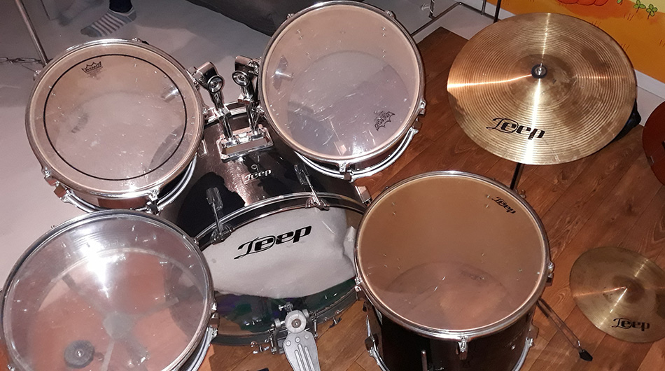 Photo : Batterie       DEEP Acoustique ideale debutant