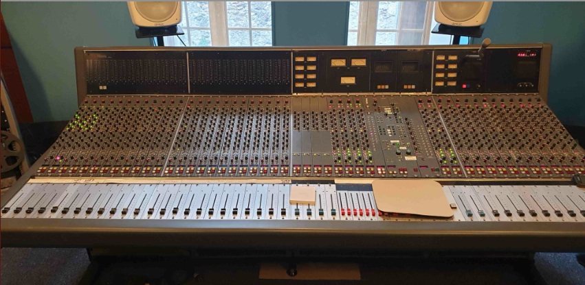 Photo : Neve             66 avec 24 mono et 12 stereo