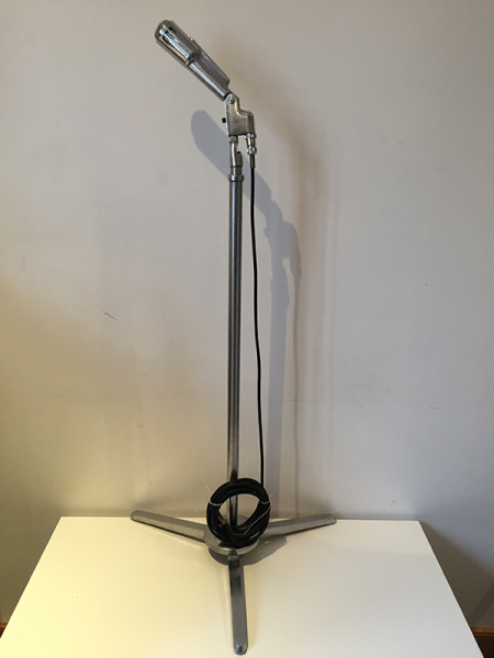 Photo : Electrovoice     664 Micro + pied vintage