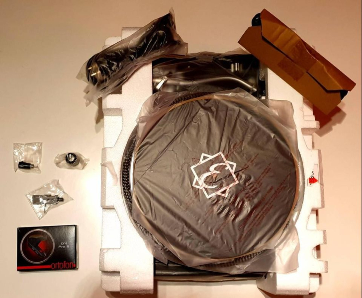 Photo : PLATINE  VINYLE  DJ EAGLETONE ONETWO