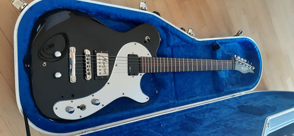 Photo : GUITARE        MANSON MA 2