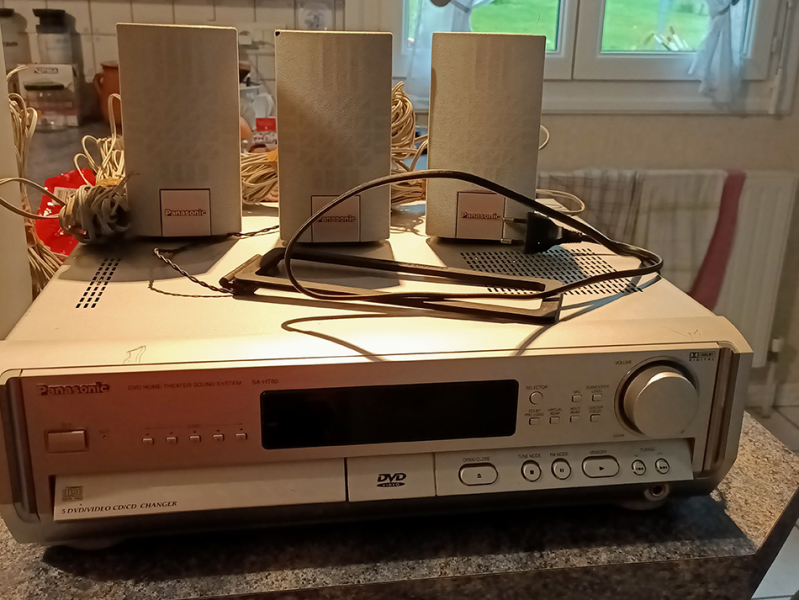 Photo : PANASONIC      audio video SCHT 80