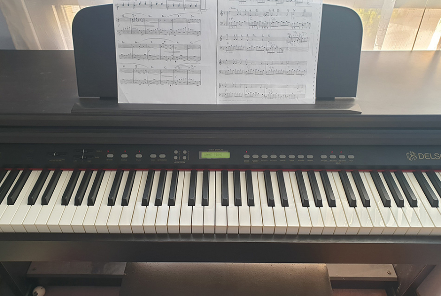 Photo : Piano         numerique D Allegro 8865 concer 8871