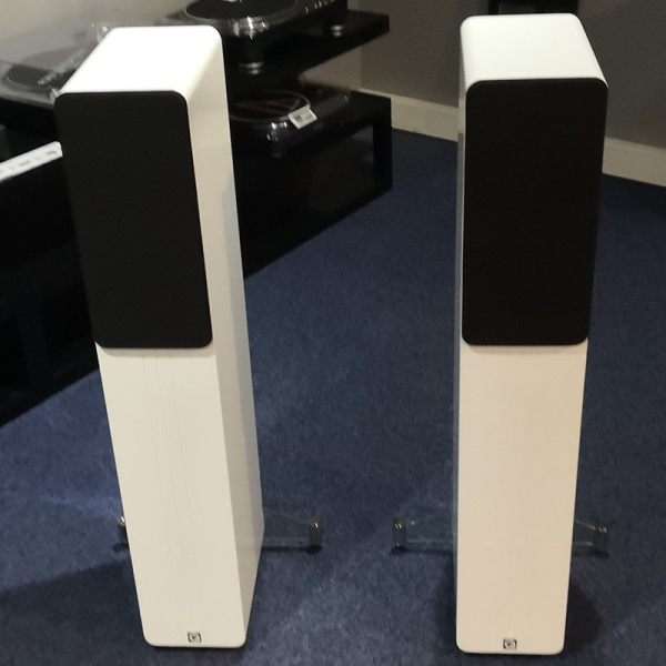Photo : Enceintes Colonne Q acoustics Concept 40