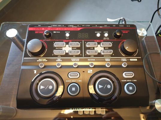 Photo : Boss       RC    202 Loopstation