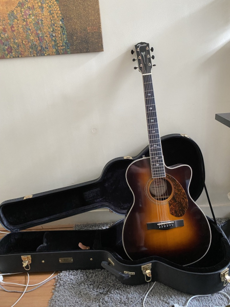 Photo : Fender         Paramount PM3 deluxe sunburst