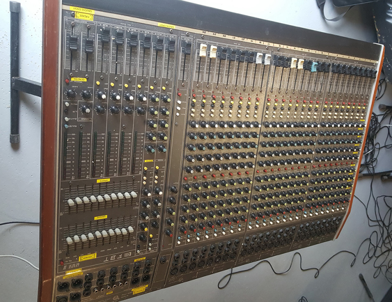 Photo : Mixage          FBT 24 entrees