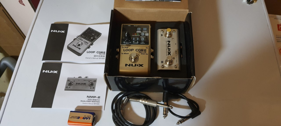 Photo : NUX              Loop Core Deluxe Bundle