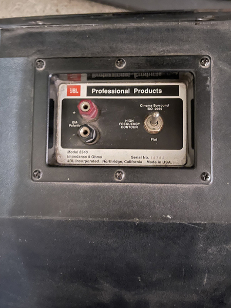 Photo : JBL      Pro     Cinema 8340 6 Enceintes