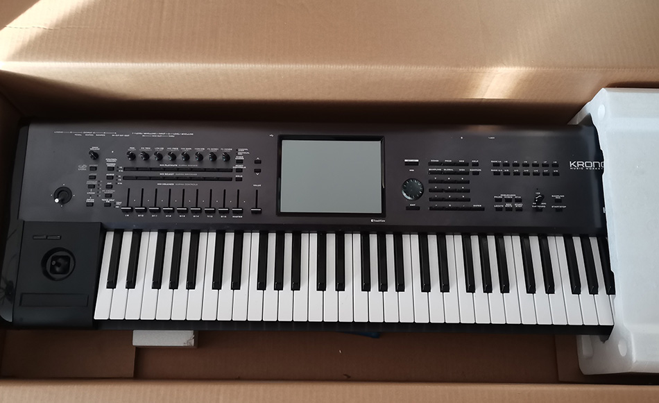 Photo : Korg    Kronos   61