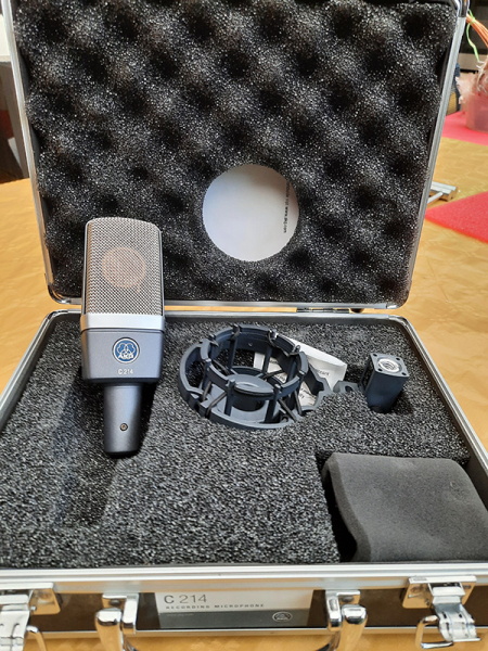 Photo annonce Micro     AKG    C214 avec mallette
