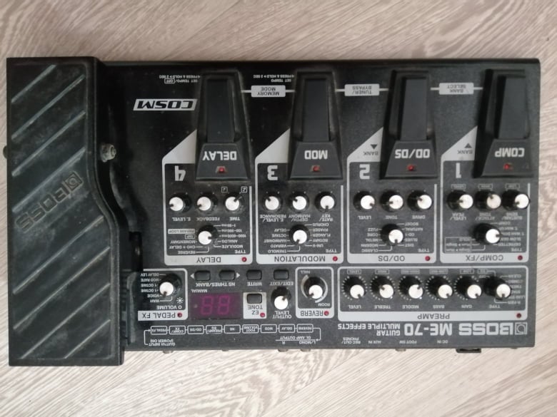 Photo : Boss      Me     70 Multi Effets