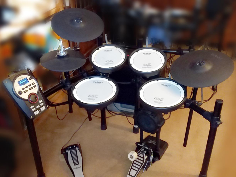 Photo : Roland    TD    11 kv