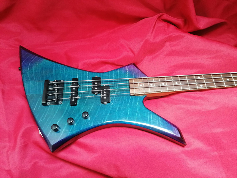 Photo : Jackson          Kelly KB1