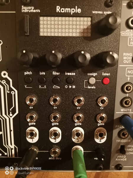 Photo : Sampler          Eororack Squarp RAMPLE 4 voix 