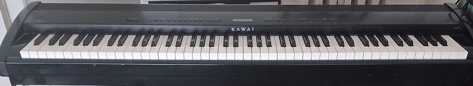 Photo : Kawai            S7 + stand