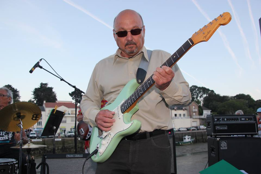 Photo : Fender Stratocaster japan 85 fudjigen