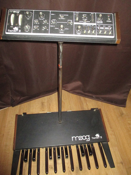 Photo : Moog           Taurus II avec son fly case