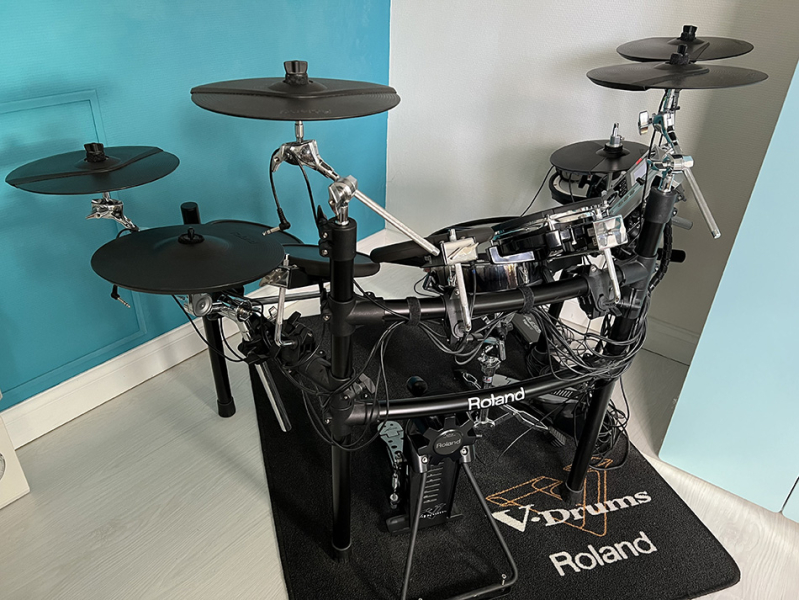 Photo : Roland         TD9 K