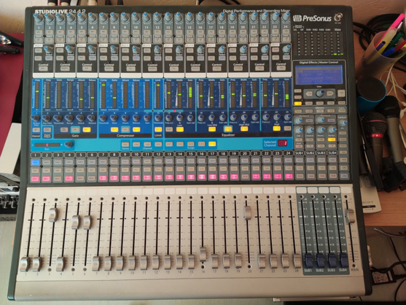 Photo : PRESONUS         24 4 2 AI FireWire