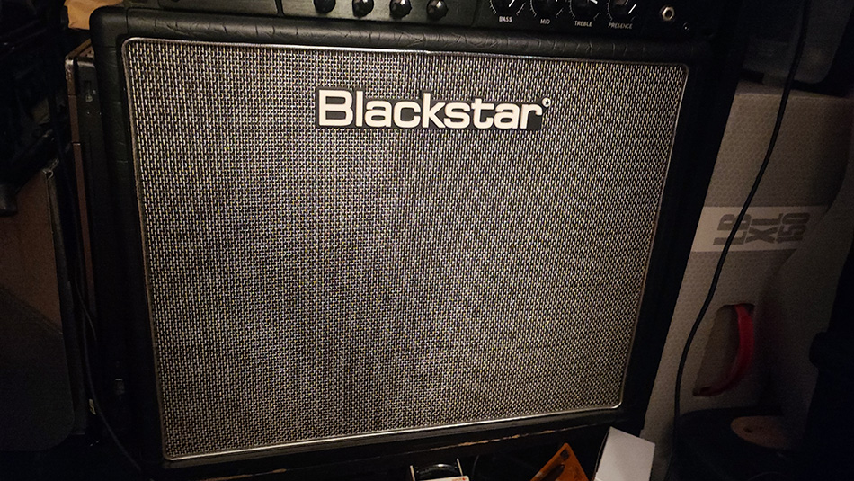 Photo : BLACKSTAR      HT112 mk2 Baffle
