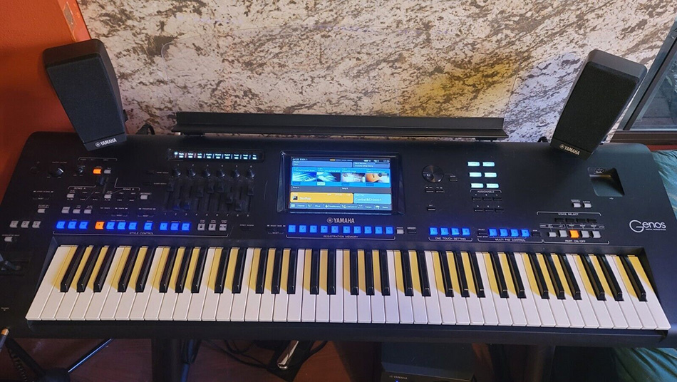 Photo : Yamaha   Genos   MS 01 Station de travail