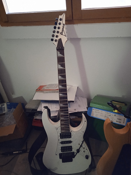 Photo : Ibanez     RG    350 upgradee
