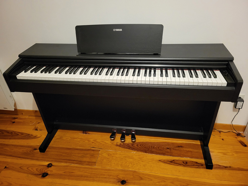 Photo : Piano numerique Yamaha YDP145B Achete a la Cle de Sol de Dijon en juin 2023  Instrument tres peu utilise sous garantie jusqu a juin 2026