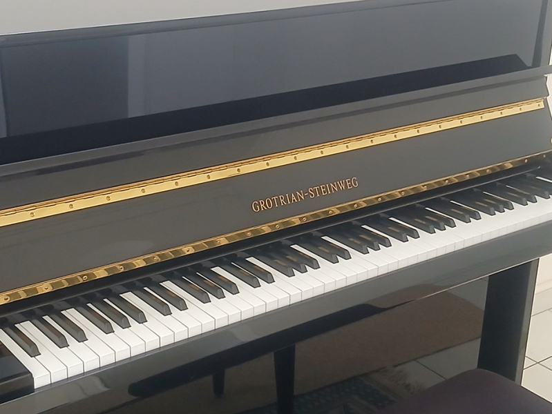Photo : Piano   droit   Grotrian Steinweg 115
