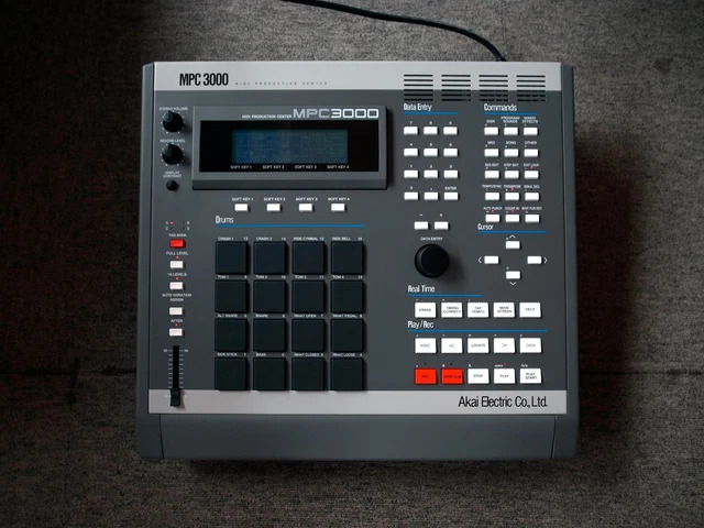 Photo : Akai     MPC     3000 SP Custom par GhostInMPC